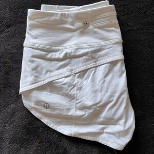 LULULEMON Hotty Hot Low-Rise Lined Short 2.5" White with liner